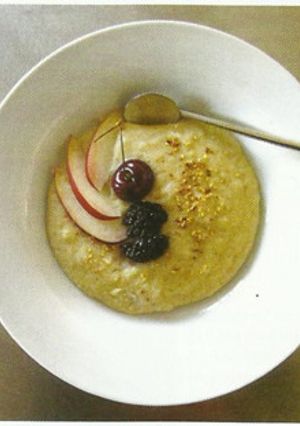 Una foto de Polenta com nozes