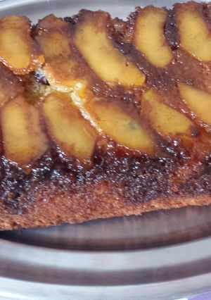 Una foto de Plum cake de caramelo y manzanas