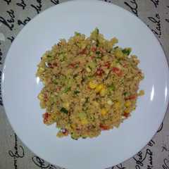 Una foto de Ensalada de cous-cous con vegetales
