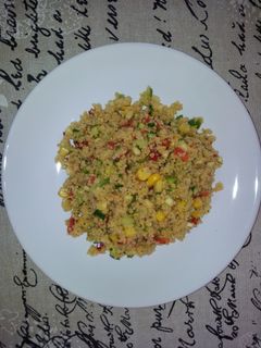 Una foto de Ensalada de cous-cous con vegetales