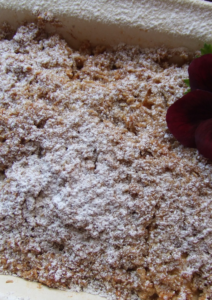 Una foto de Frutas con crujiente de avena