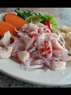 Una foto de Ceviche de pescado peruano