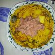 Fideos guisados con almejas y atún