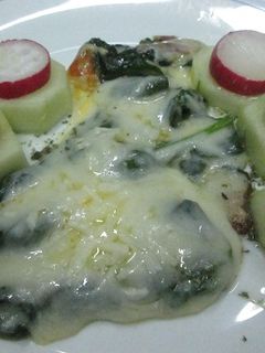 Una foto de Espinaca salteada con queso mozzarella