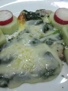 Una foto de Espinaca salteada con queso mozzarella