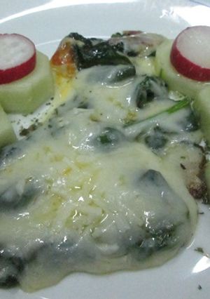 Una foto de Espinaca salteada con queso mozzarella