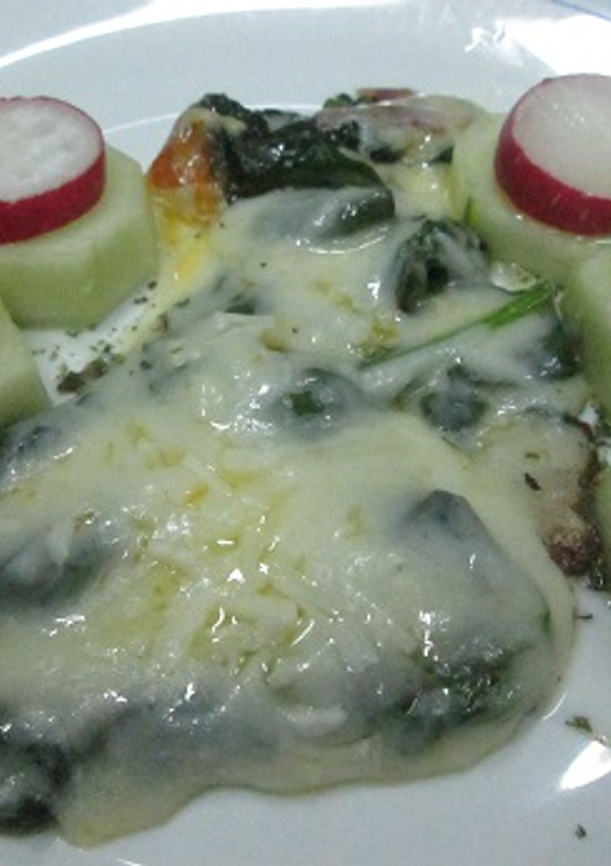 Una foto de Espinaca salteada con queso mozzarella