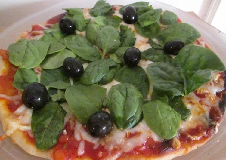 Pizza Con Espinacas Frescas Receta De Gabriela Diez Cookpad