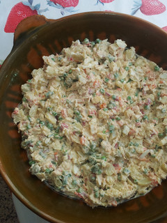 Una foto de Ensaladilla de patatas con cangrejos