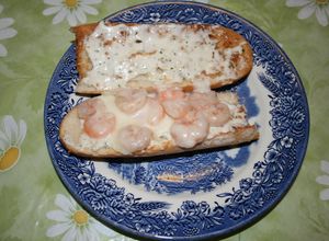 Una foto de Gambas con alioli