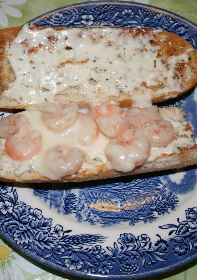 Una foto de Gambas con alioli