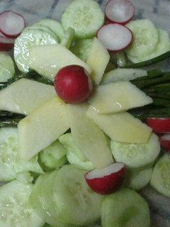 Una foto de Trigueros a la plancha con ensalada crujiente