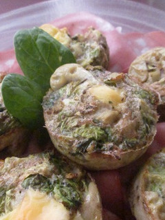 Una foto de Pastelitos de lechuga con corazón de queso