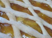 Una foto de pasta frola con batata