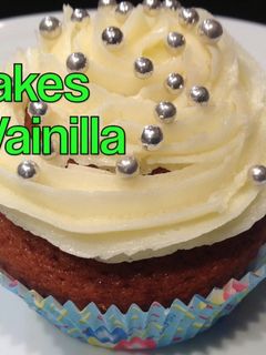 Una foto de Cupcakes de vainilla con buttercream
