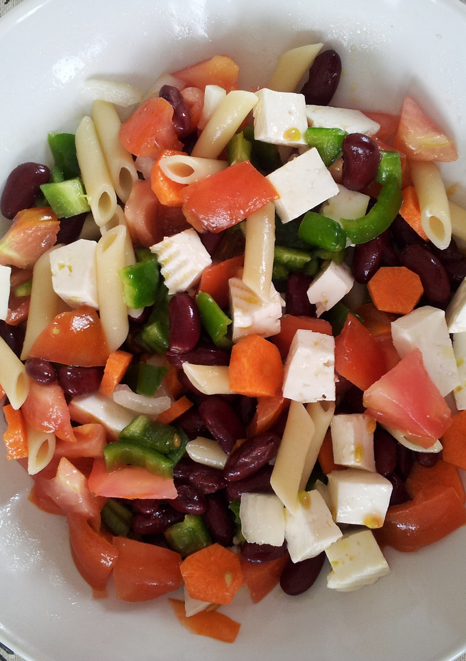 Una foto de Ensalada multicolor para plato único