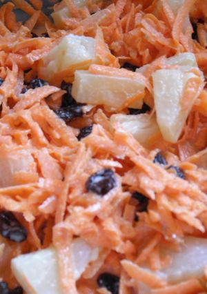 Una foto de Postre de zanahoria, pasas y piña