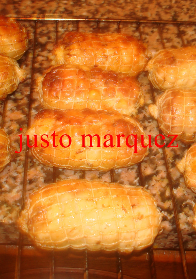 Una foto de Pechuga de pollo con jamón y queso
