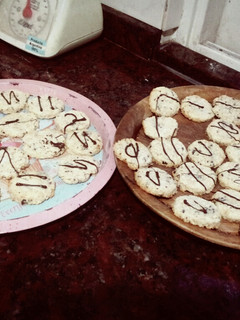 Una foto de Cookies de avena chocolate y almendras
