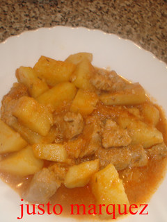 Una foto de Guiso de lomo con patatas