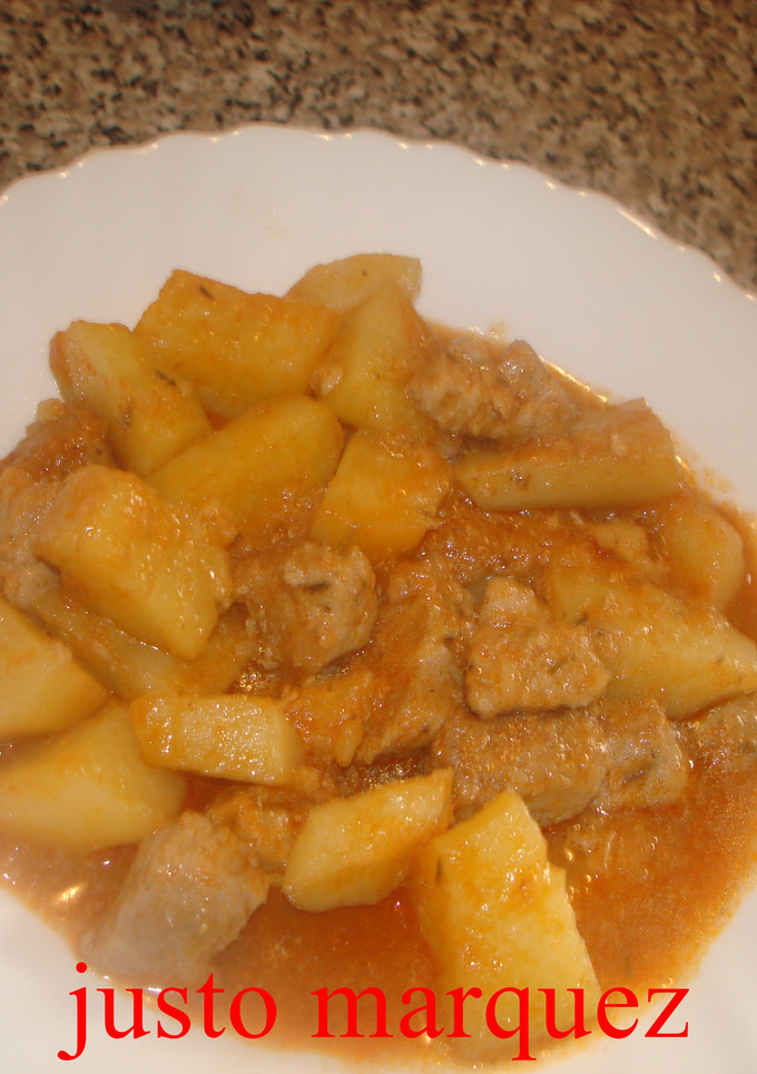 Una foto de Guiso de lomo con patatas