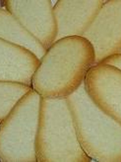 Una foto de GALLETITAS LENGUITAS DE GATO