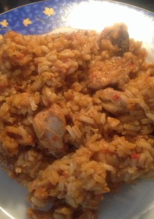 Una foto de Arroz con conejo tradicional