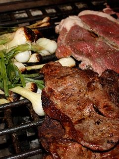 Una foto de Carne asada con naranja