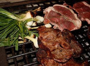 Una foto de Carne asada con naranja