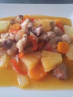 Una foto de Cerdo con piña y Salsa agridulce