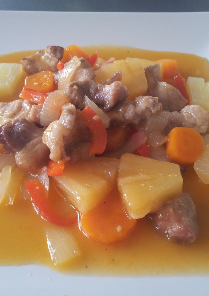 Una foto de Cerdo con piña y Salsa agridulce