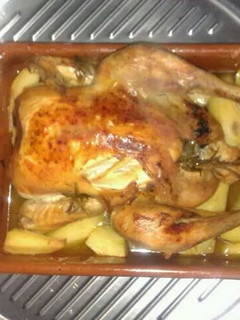 Una foto de Pollo al limón con romero