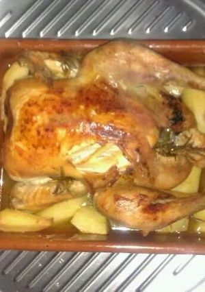 Una foto de Pollo al limón con romero