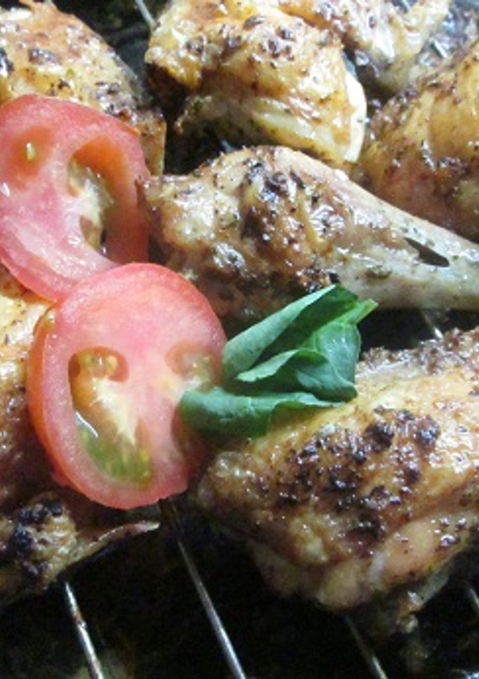 Una foto de Pollo asado en la parrilla del horno