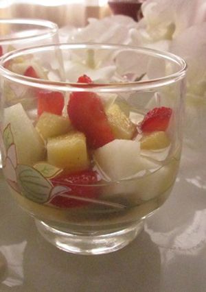 Una foto de Postre con topping de frutas