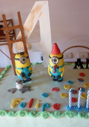 Una foto de Torta los Minions para cumpleaños de Felipe
