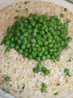 Una foto de Rosca de arroz integral con guisantes