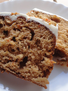 Una foto de Pastel de zanahoria, nueces y canela