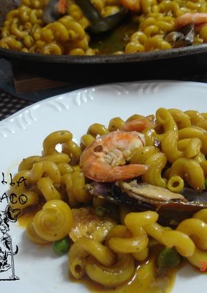 Una foto de Fideua valenciana
