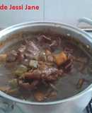 Bistec en chile pasilla con papas y nopales
