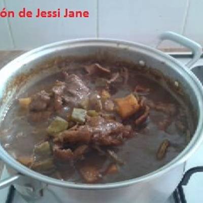 Bistec en chile pasilla con papas y nopales Receta de Jessi Jane- Cookpad