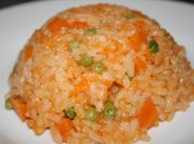 Una foto de arroz con guisantes de méxico