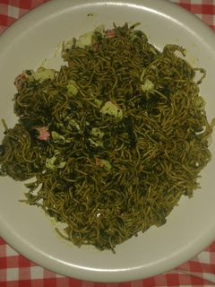 Una foto de Fideos asiáticos a la espinaca