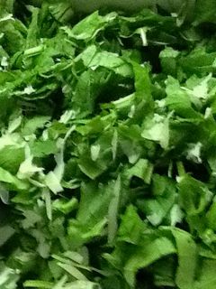 Una foto de Ensalada de rúcula y queso