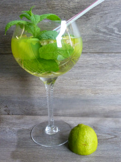 Una foto de Mojito ron blanco