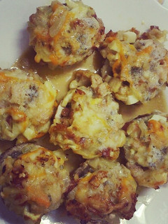 Una foto de Champiñones rellenos de jamón y queso azul gratinado