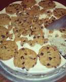 Pastel de helado con chocolate chips cookies