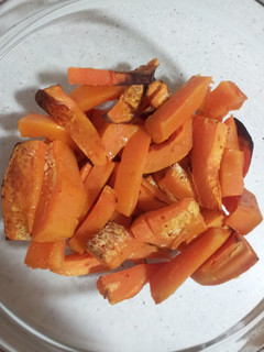 Una foto de Patatas fritas de calabaza al horno, ligeras y saludables