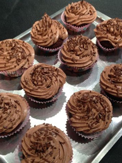 Una foto de Cupcakes de chocolate con buttercream de chocolate