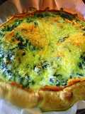 Quiché de espinaca, queso y bacon